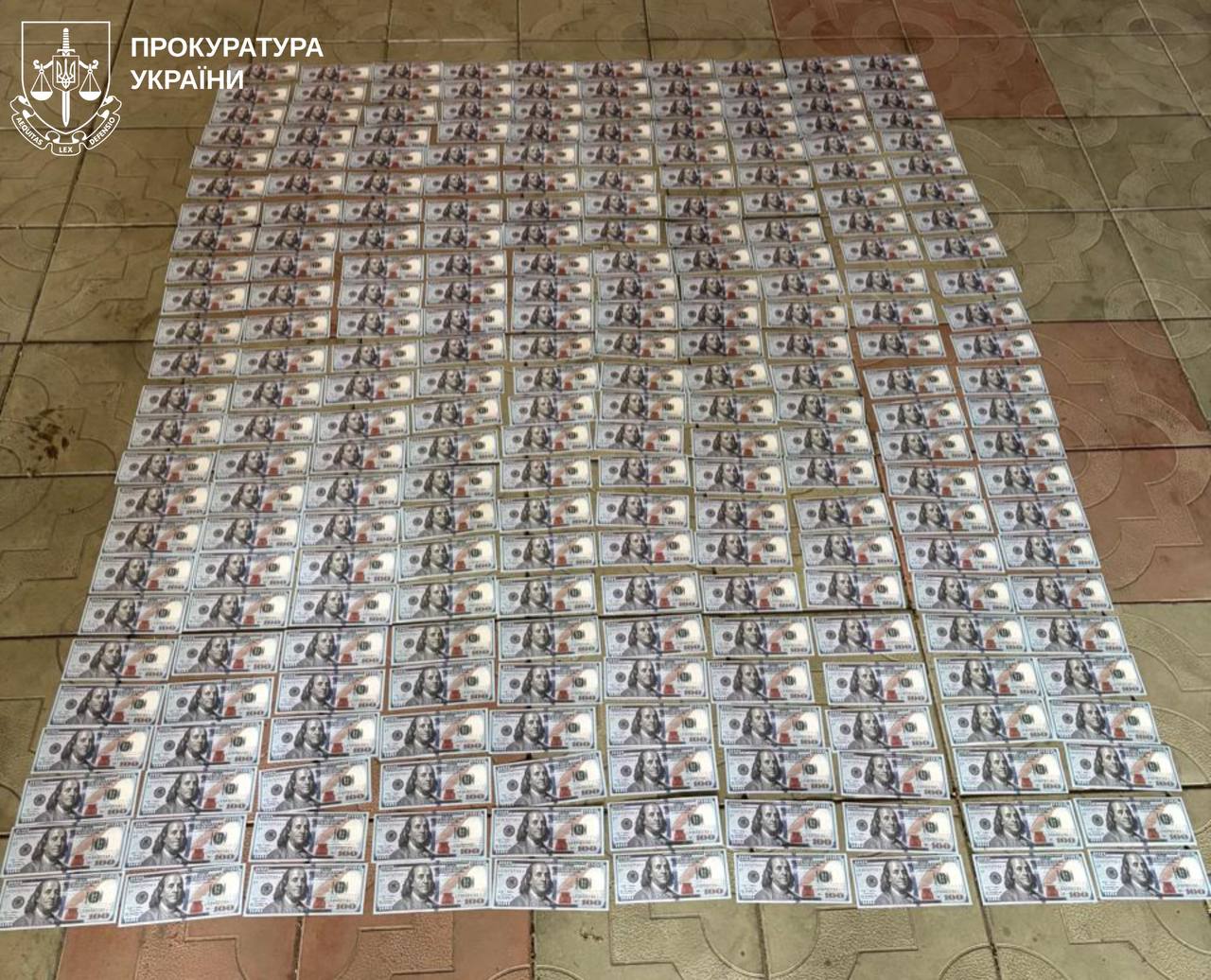 21-летняя харьковчанка организовала схему нелегального выезда за границу.