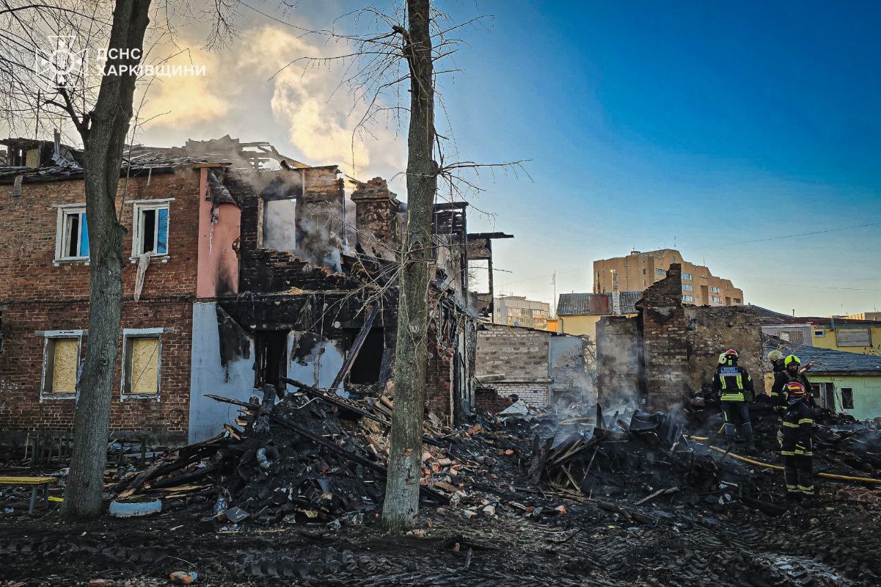 В Харькове завершили разбор завалов на месте попадания российского БпЛА в жилой дом.