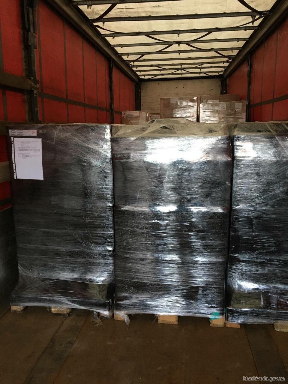 Для «сімейників» та вторинної ланки: Харківська область отримала 600 ноутбуків для медиків.