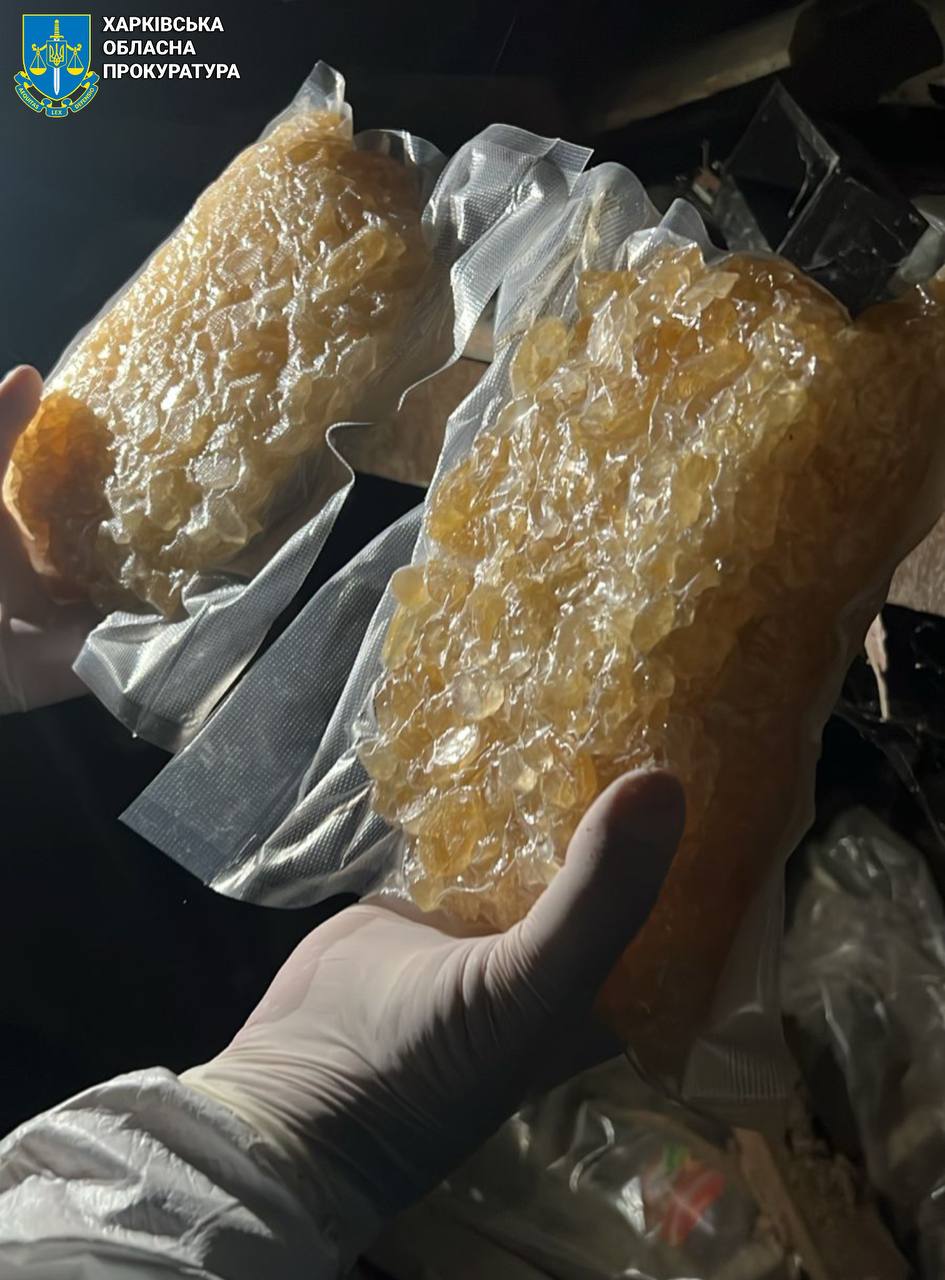 У Харкові ліквідовано масштабну нарколабораторію.