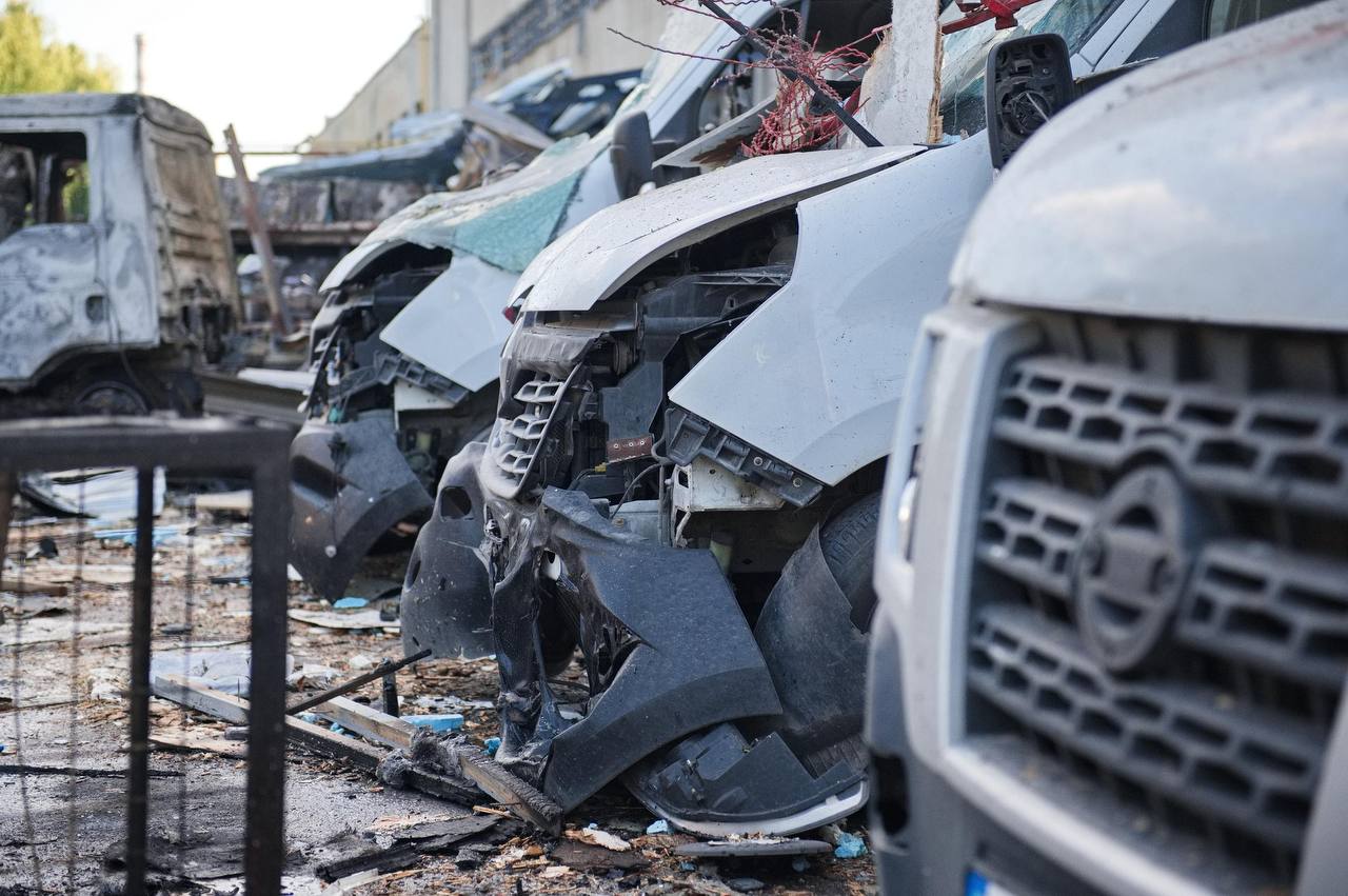 РФ знову вдарила Новою поштою в Харкові: є жертви.