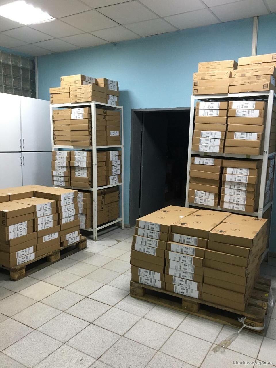 Для «сімейників» та вторинної ланки: Харківська область отримала 600 ноутбуків для медиків.