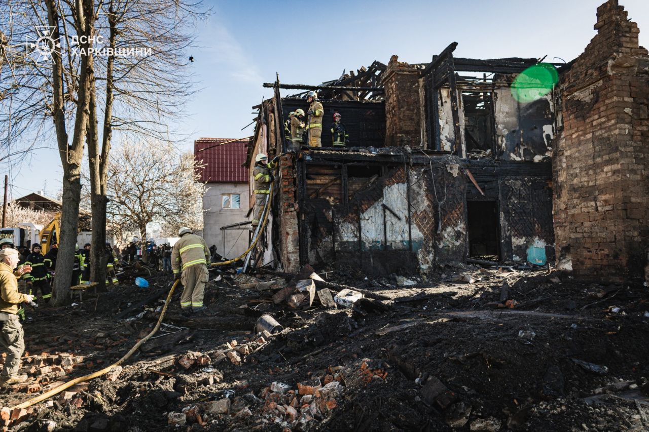 В Харькове завершили разбор завалов на месте попадания российского БпЛА в жилой дом.