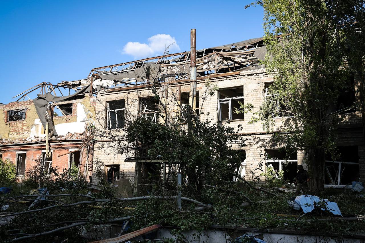 РФ знову вдарила Новою поштою в Харкові: є жертви.