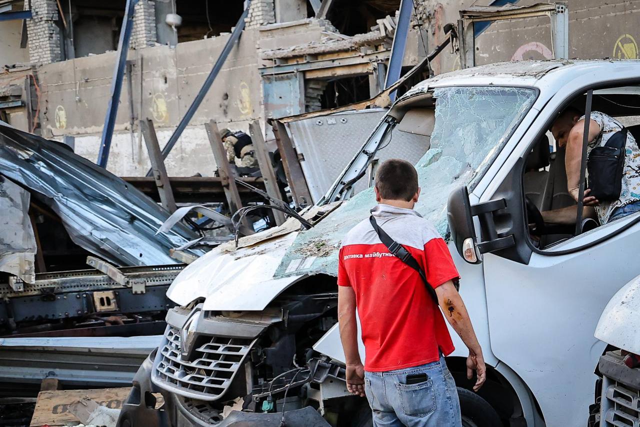 РФ знову вдарила Новою поштою в Харкові: є жертви.