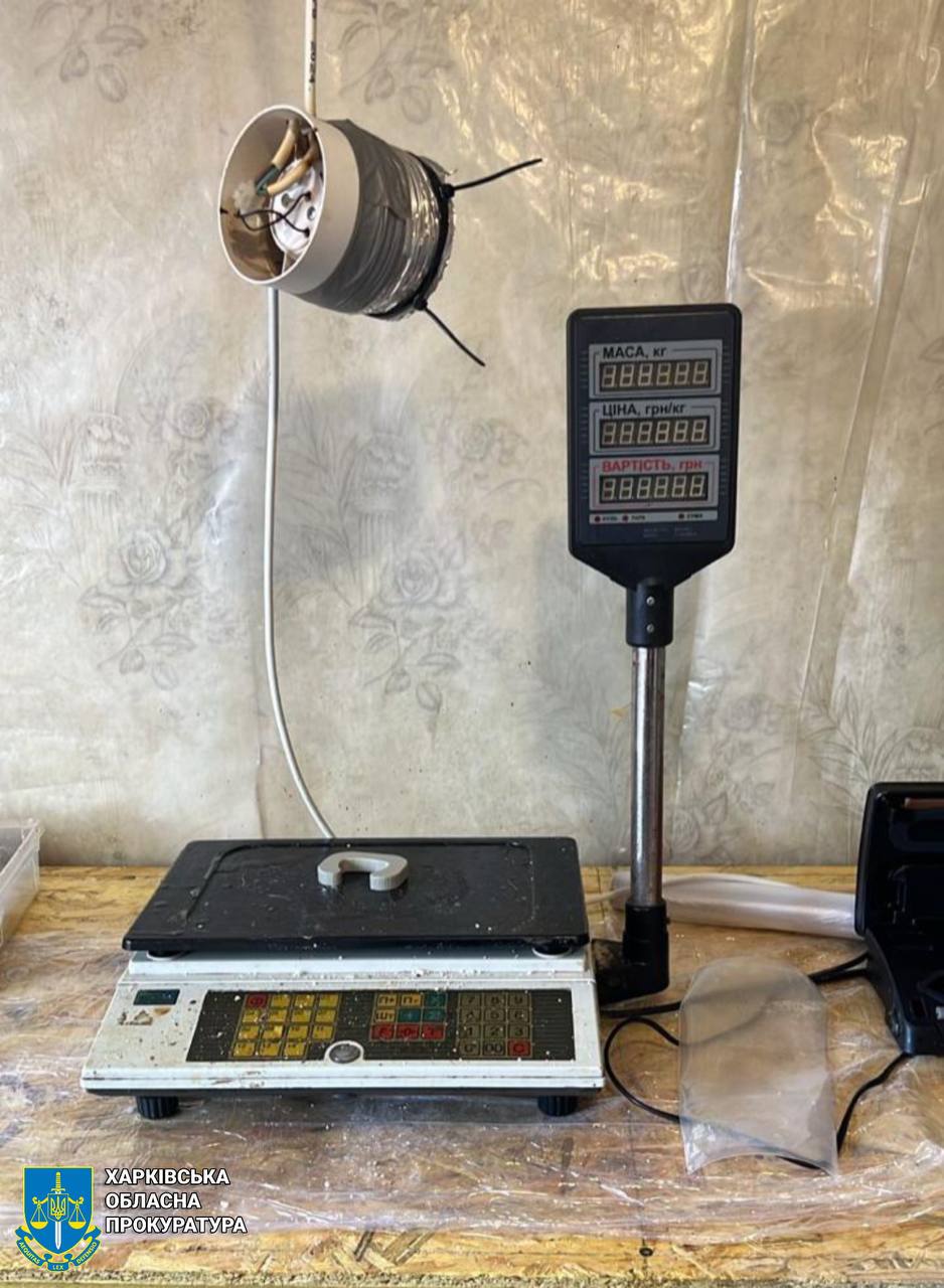 У Харкові ліквідовано масштабну нарколабораторію.