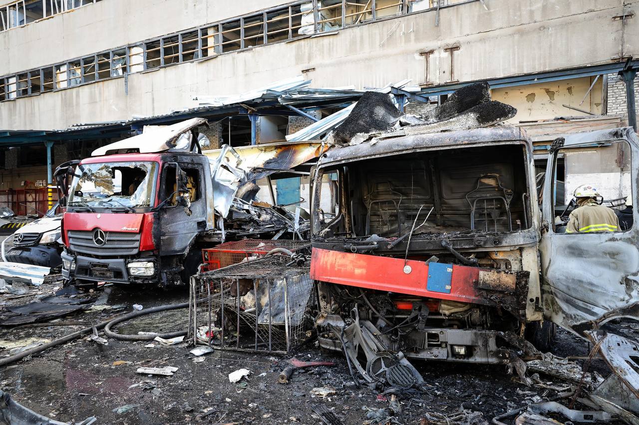 РФ знову вдарила Новою поштою в Харкові: є жертви.