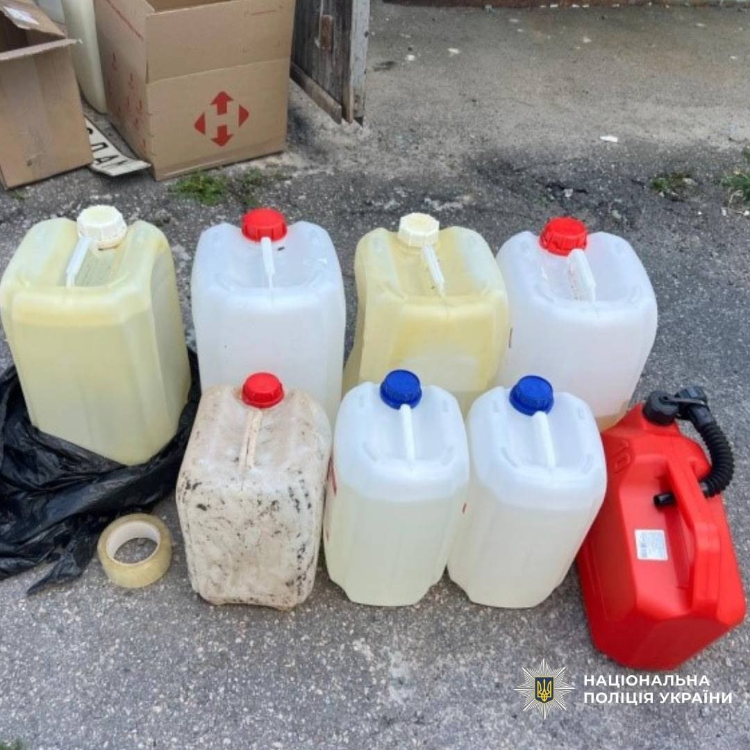 У Харкові ліквідовано масштабну нарколабораторію.