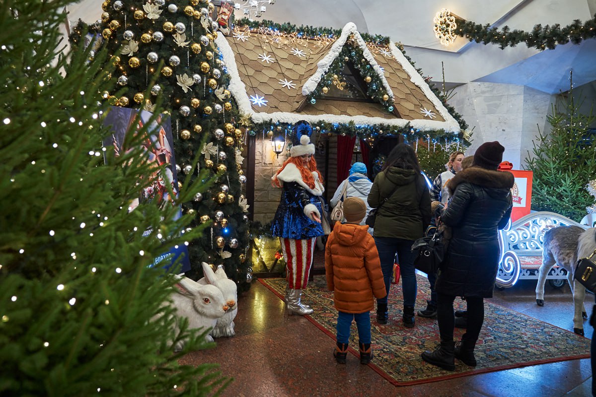 В харьковской подземке открылась резиденция Святого Николая.