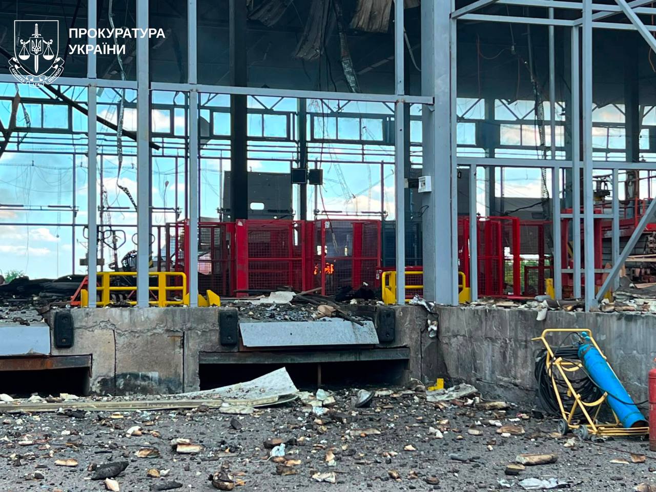 Удар по терминалу Новой почты: погибли четыре человека, 20 пострадали.