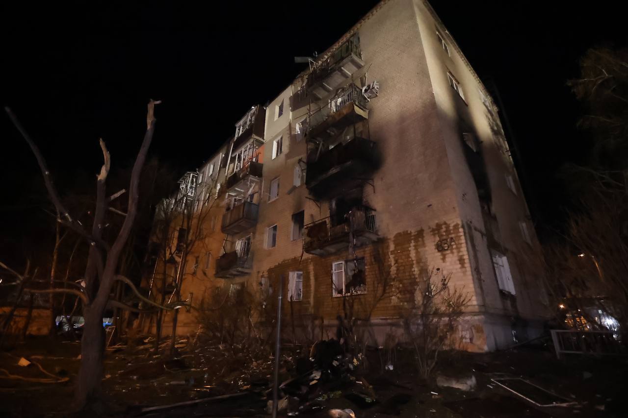 Есть жертвы: РФ ударила беспилотниками по жилым домам в Харькове.