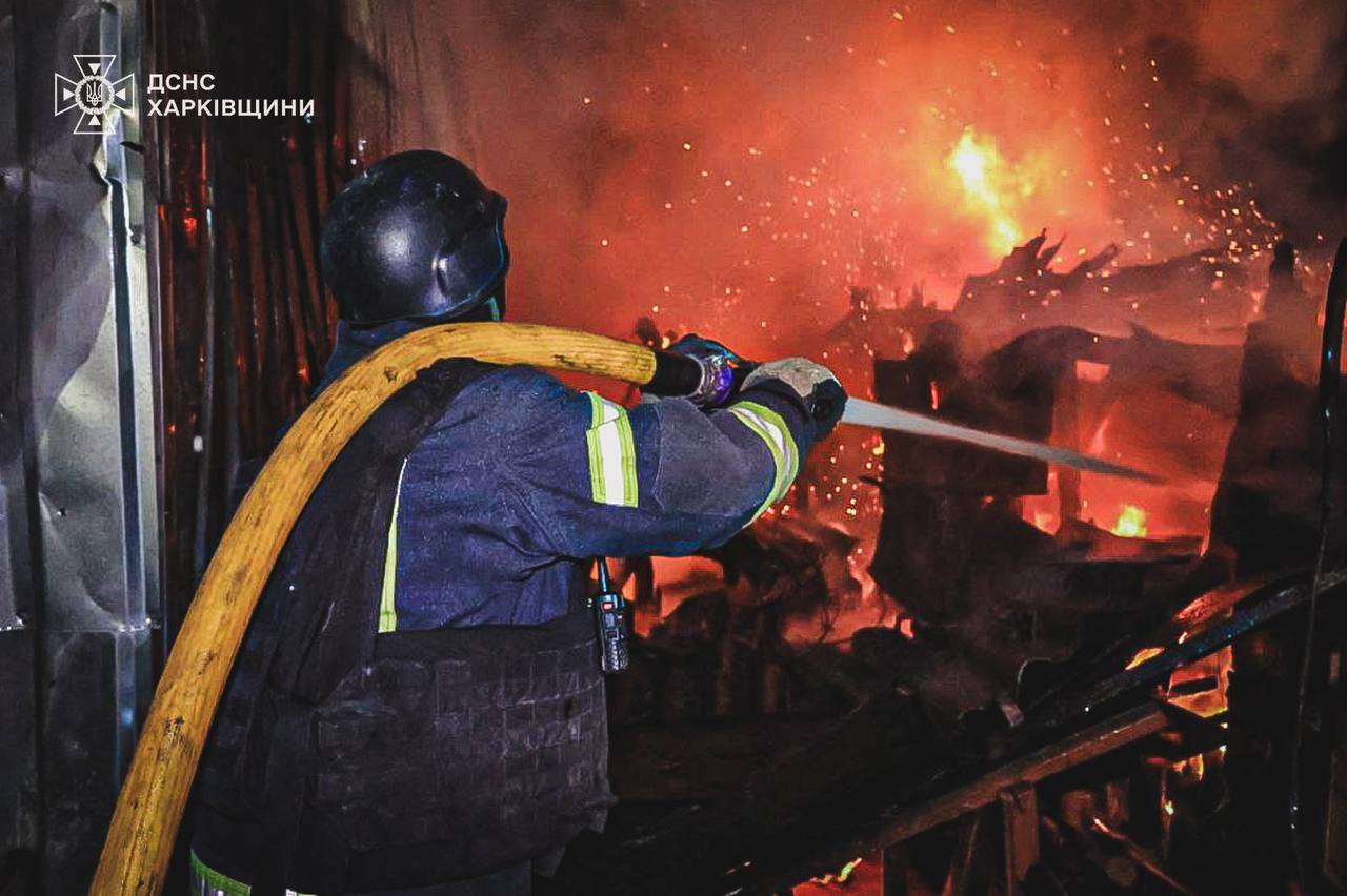 Есть жертвы: РФ ударила беспилотниками по жилым домам в Харькове.