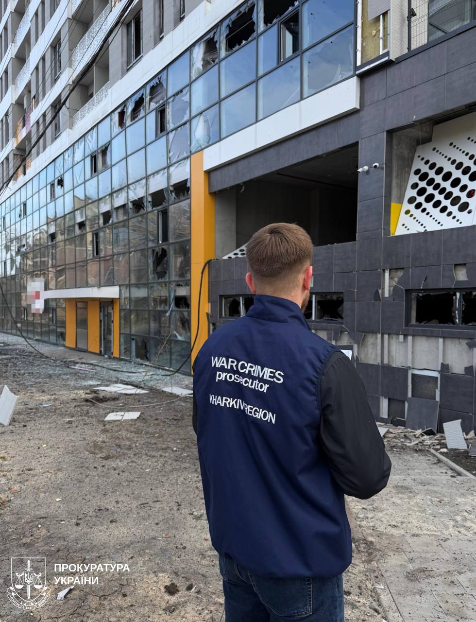 Удары по предприятию и жилой застройке: российские БПЛА атаковали Харьков несколько раз за день.