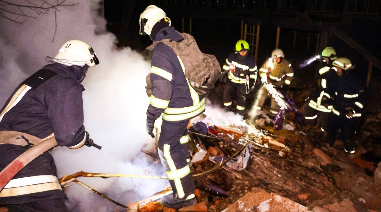 Окупанти завдали шість ударів по Харкову ракетами С-300.