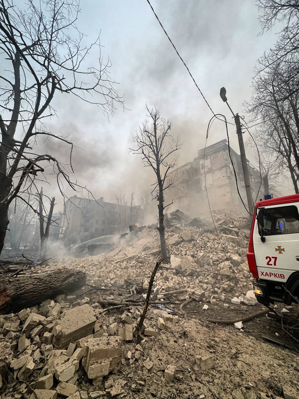 РФ обстреляла Харьков ракетами Х-22, есть погибшие и раненые.