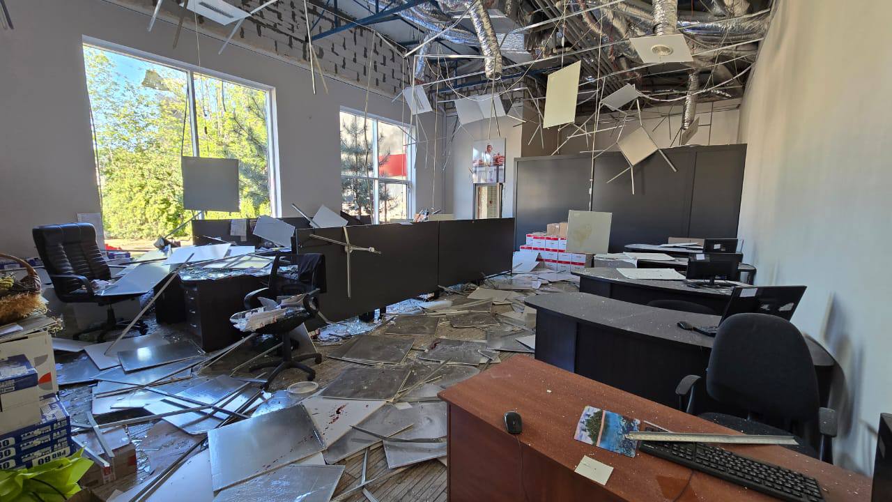 Окупанти вдарили по Індустріальному району, є постраждалі.