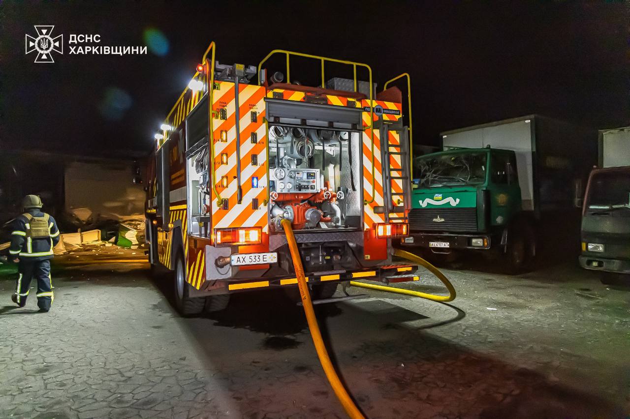 Оккупанты ночью обстреляли пригород Харькова.