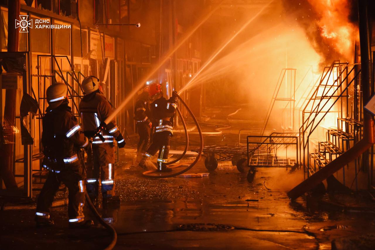 Оккупанты в ночь на 1 октября нанесли по Харькову масштабный удар управляемыми авиабомбами.