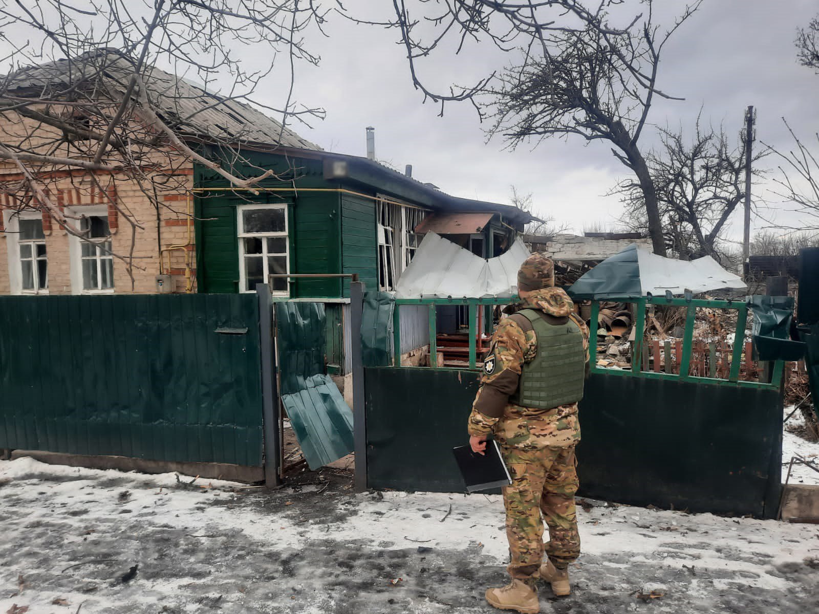 Поліція опублікувала фото руйнувань після останнього обстрілу Харківщини.