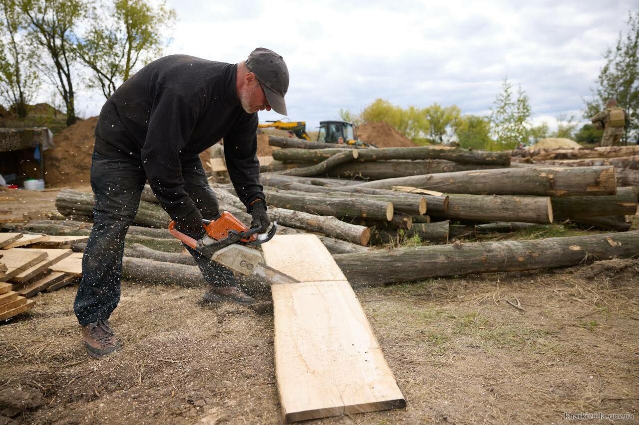 В Харьковской области возводят несколько линий обороны.