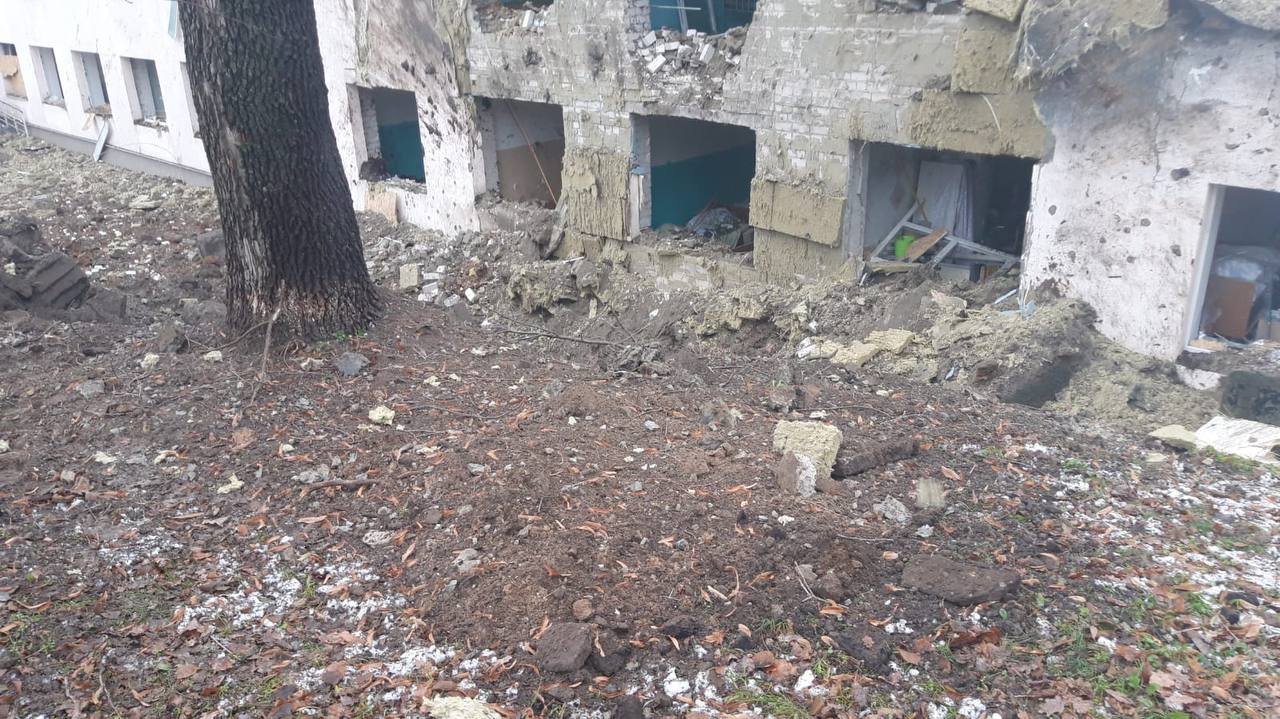 Росіяни обстріляли дитсадок та лікарню у Куп'янську фото 1