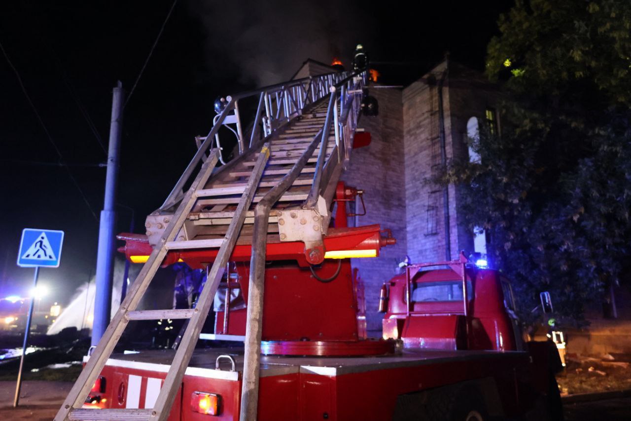 РФ обстреляла Харьков дронами-камикадзе: есть раненый.