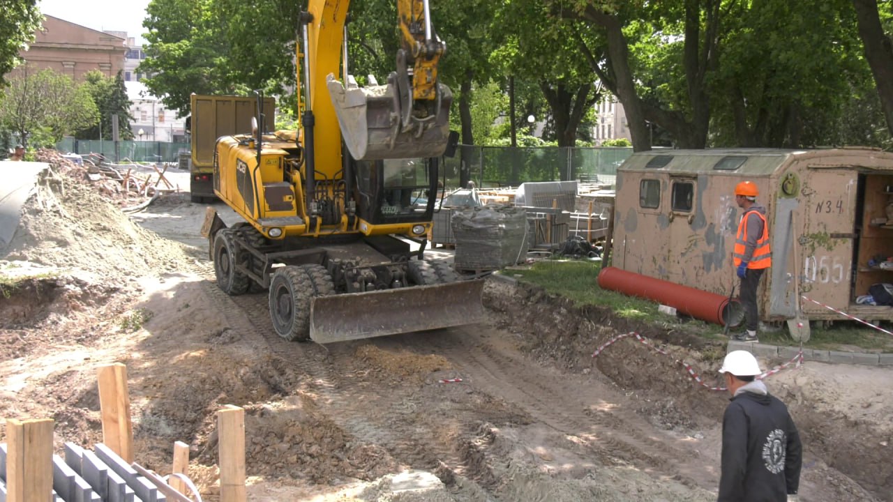 "Сдвиг на склоне": в мэрии Харькова пояснили необходимость капремонта сквера у Вечного огня.