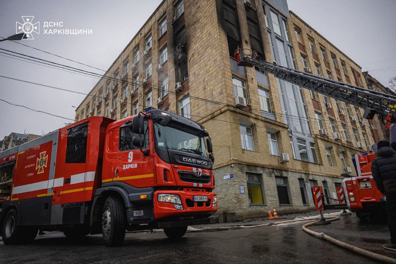В центре Харькова горело офисное здание.