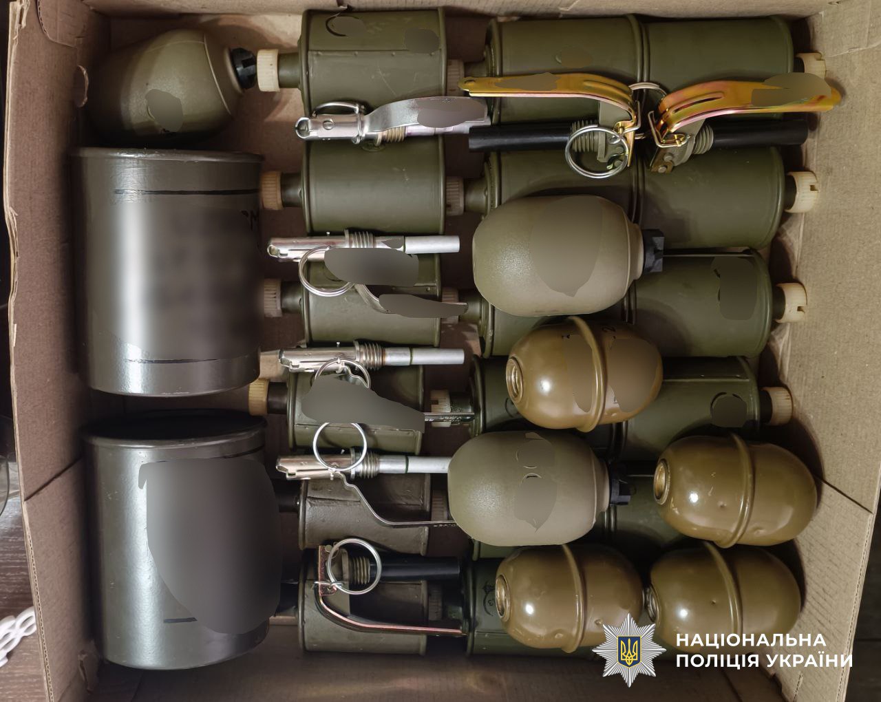 Более 100 обысков: в полиции рассказали об масштабной операции по ликвидации незаконного оборота оружием.