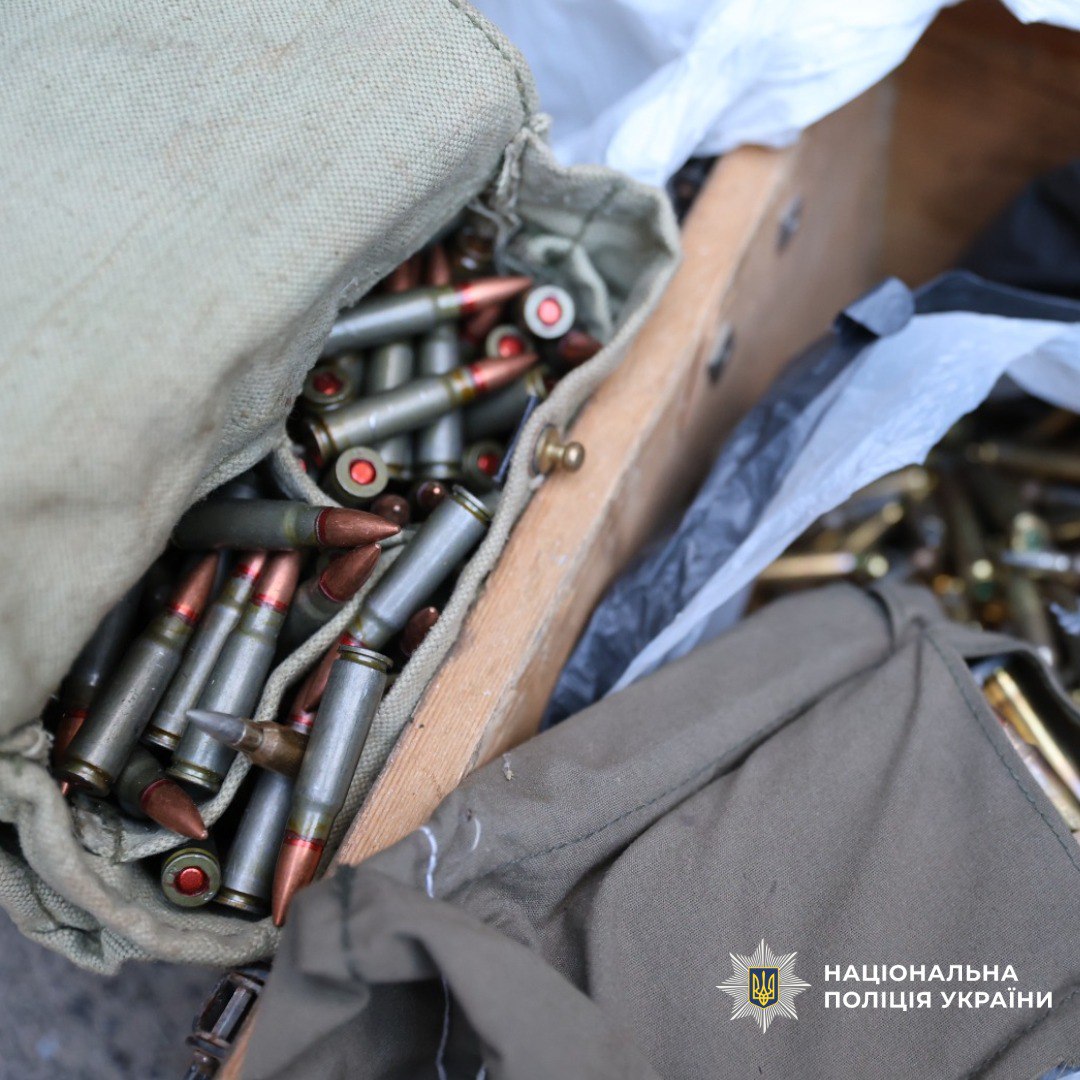 Более 100 обысков: в полиции рассказали об масштабной операции по ликвидации незаконного оборота оружием.