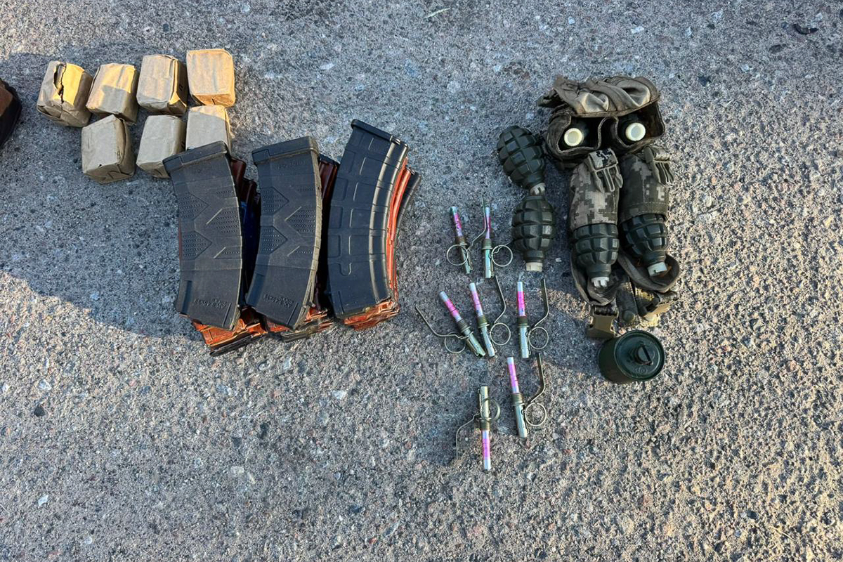 На блокпостах Харькова оружие находят даже в пассажирских автобусах &mdash; нацгвардейцы.