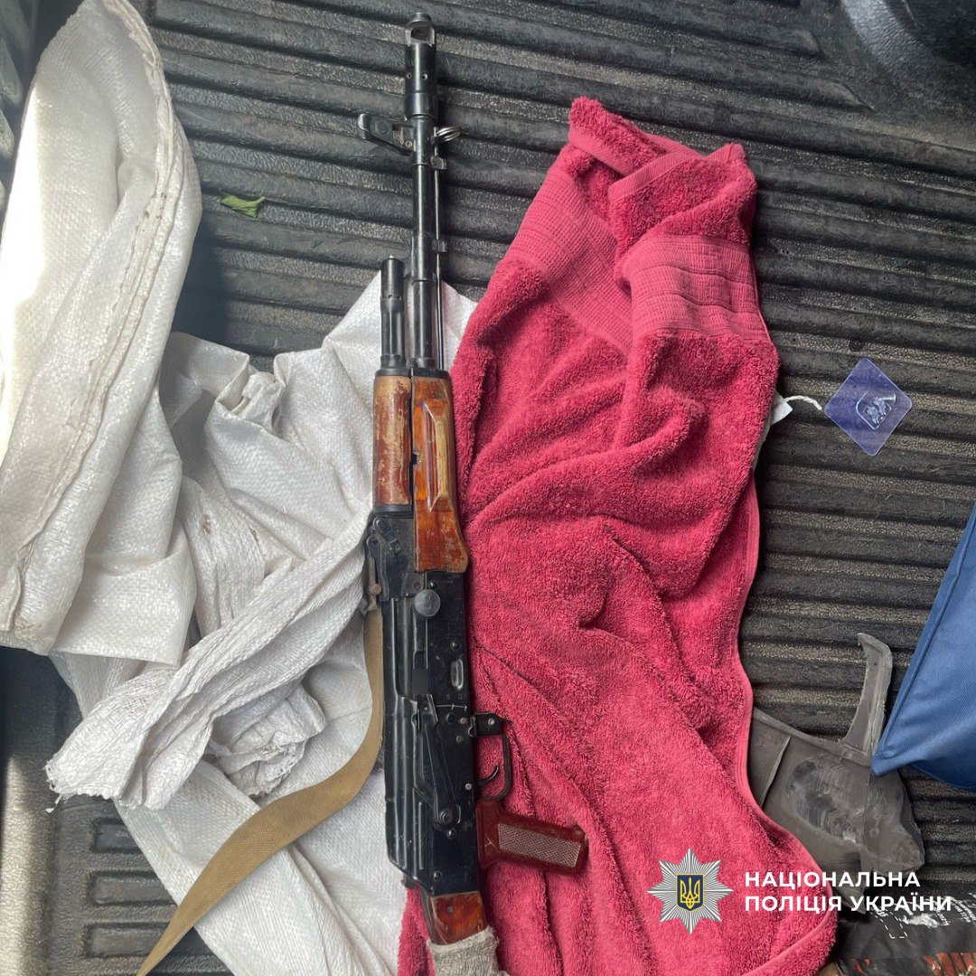 Более 100 обысков: в полиции рассказали об масштабной операции по ликвидации незаконного оборота оружием.