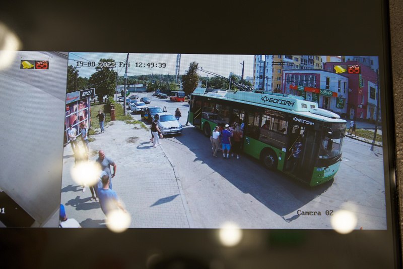 Как выглядит первая остановка-укрытие в Харькове.