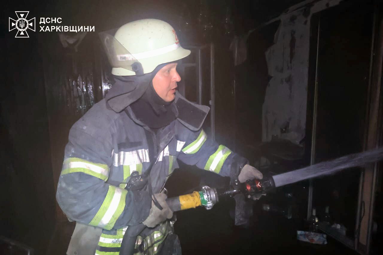 На ХТЗ горела 12-этажка, пострадали дети.