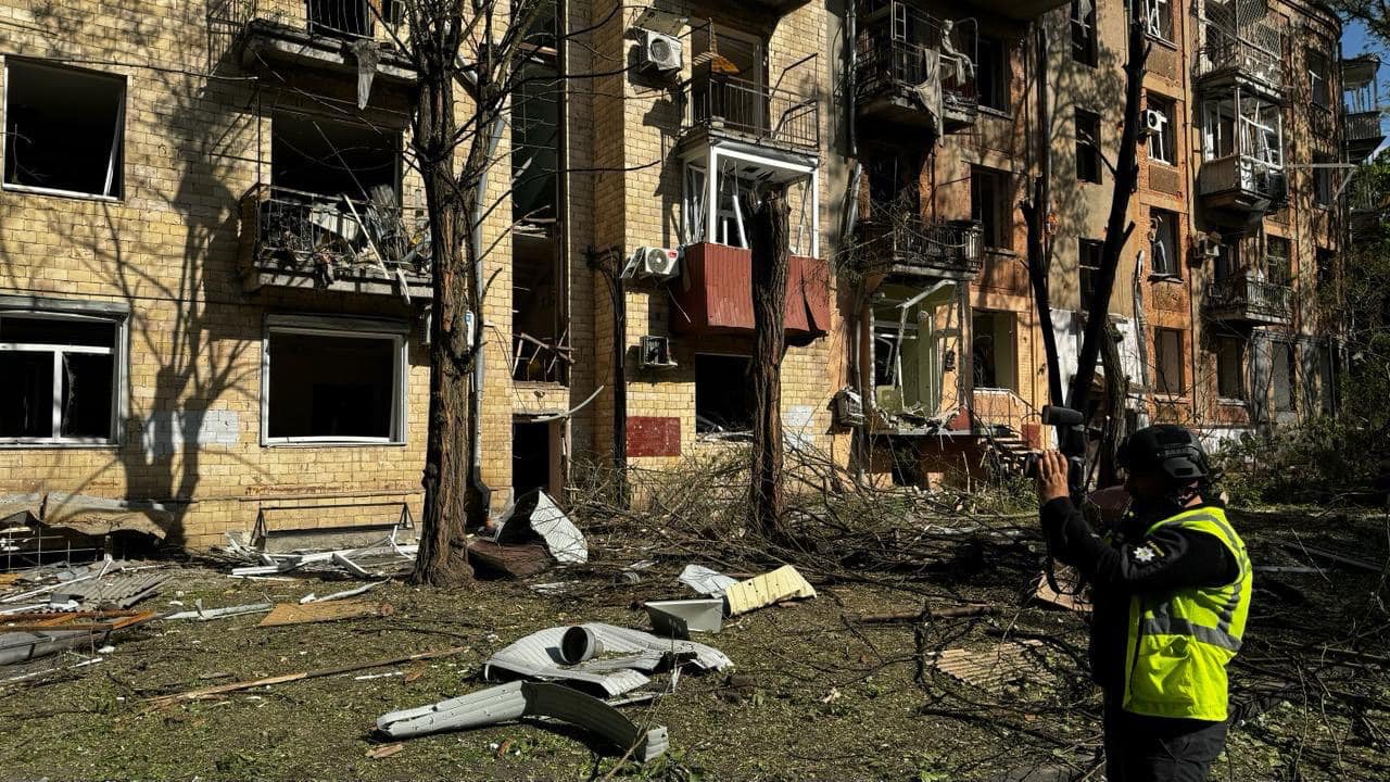 У Великдень окупанти завдали трьох ударів КАБами по центру Харкова.