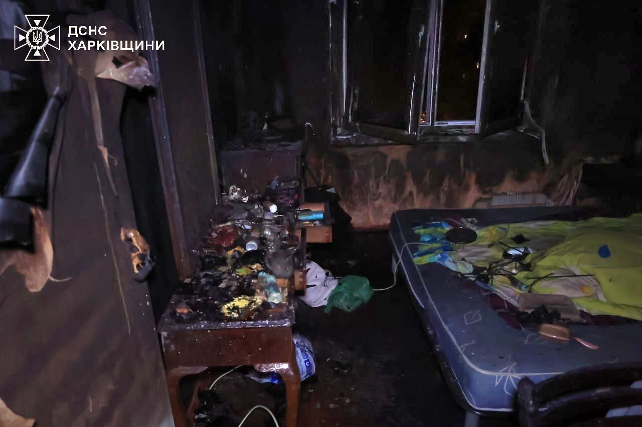 На ХТЗ горела 12-этажка, пострадали дети.