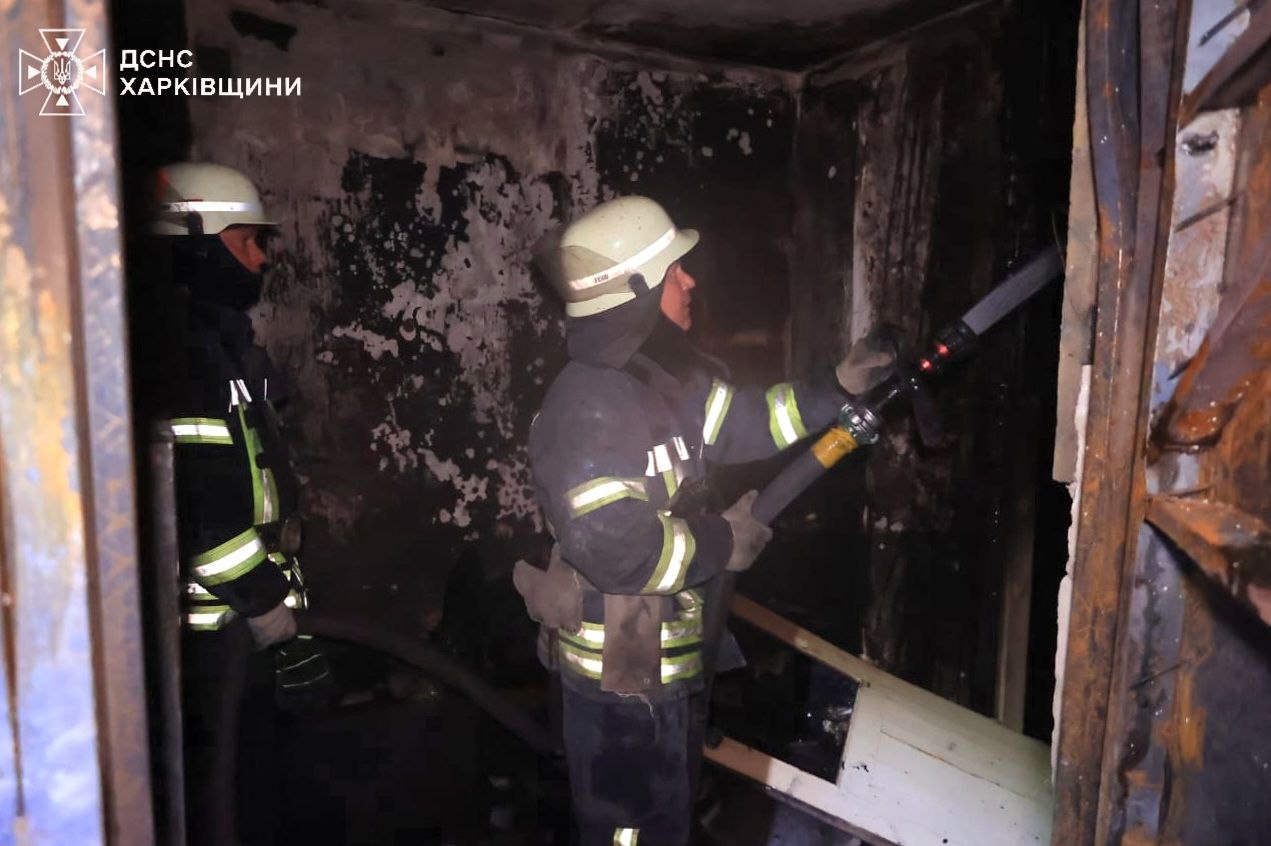 На ХТЗ горела 12-этажка, пострадали дети.