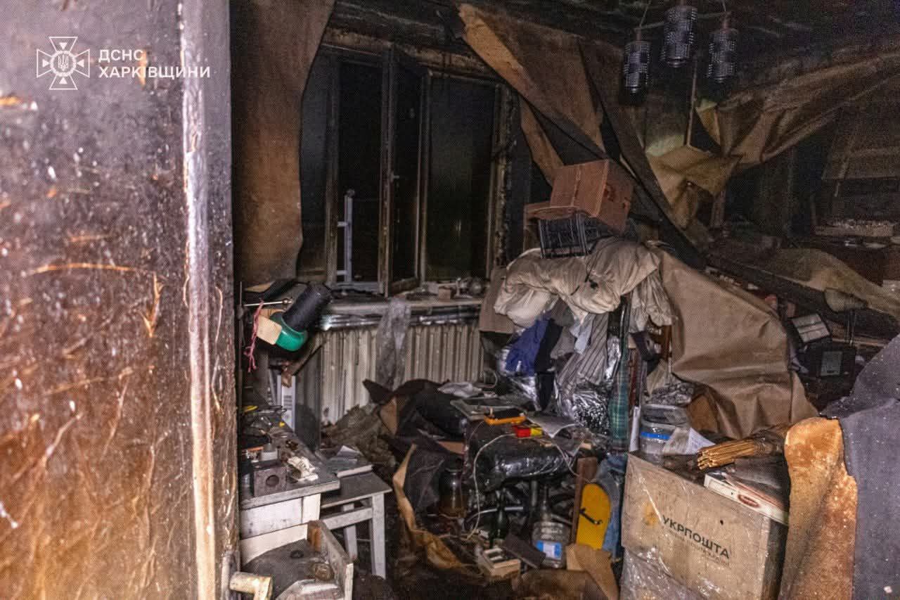 На Київщині горіла квартира: загинув чоловік, його доньку вдалося врятувати.