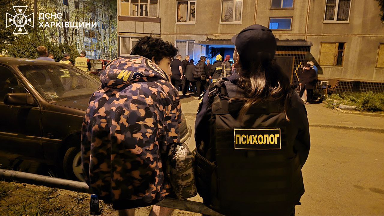 На ХТЗ горела 12-этажка, пострадали дети.