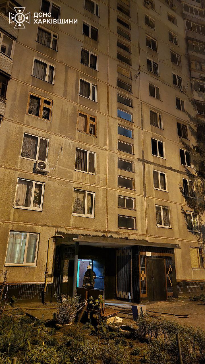 На ХТЗ горела 12-этажка, пострадали дети.