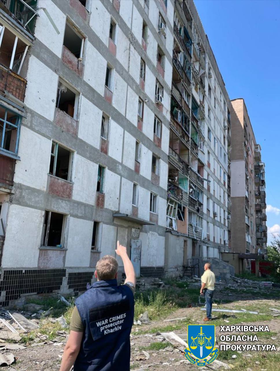 РФ обстріляла Первомайський Харківської області: серед постраждалих діти.