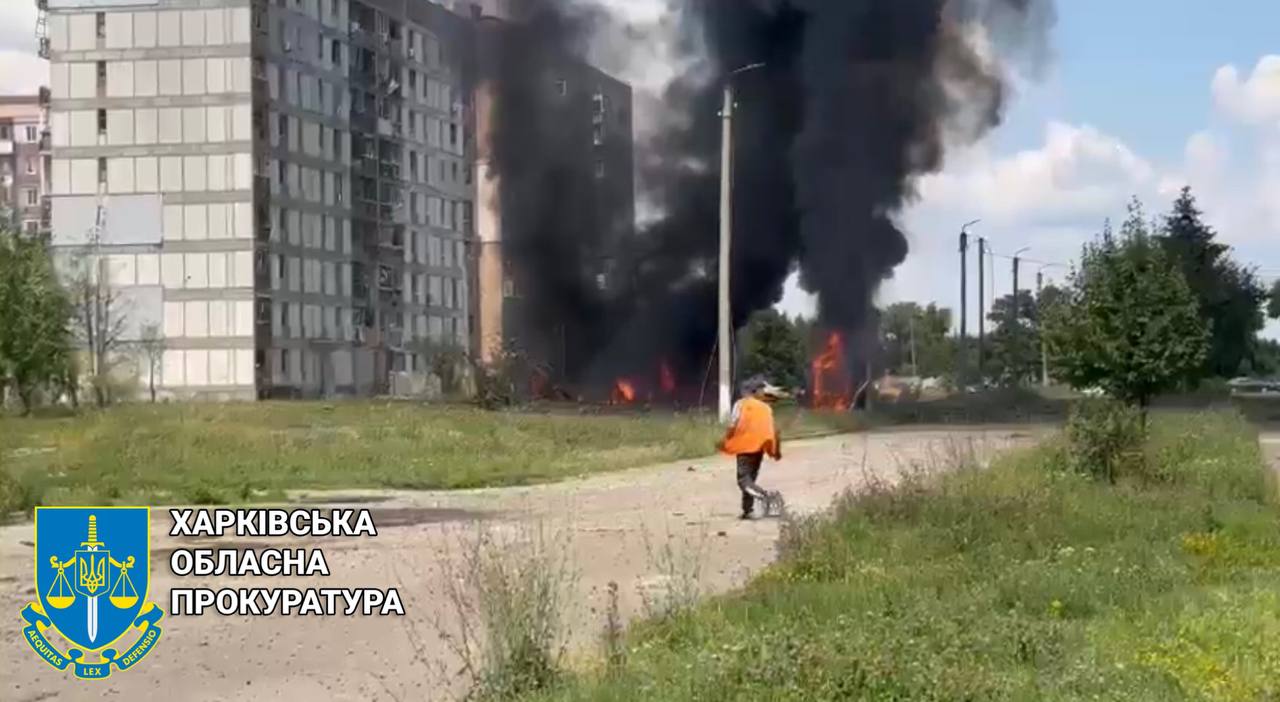 РФ обстріляла Первомайський Харківської області: серед постраждалих діти.