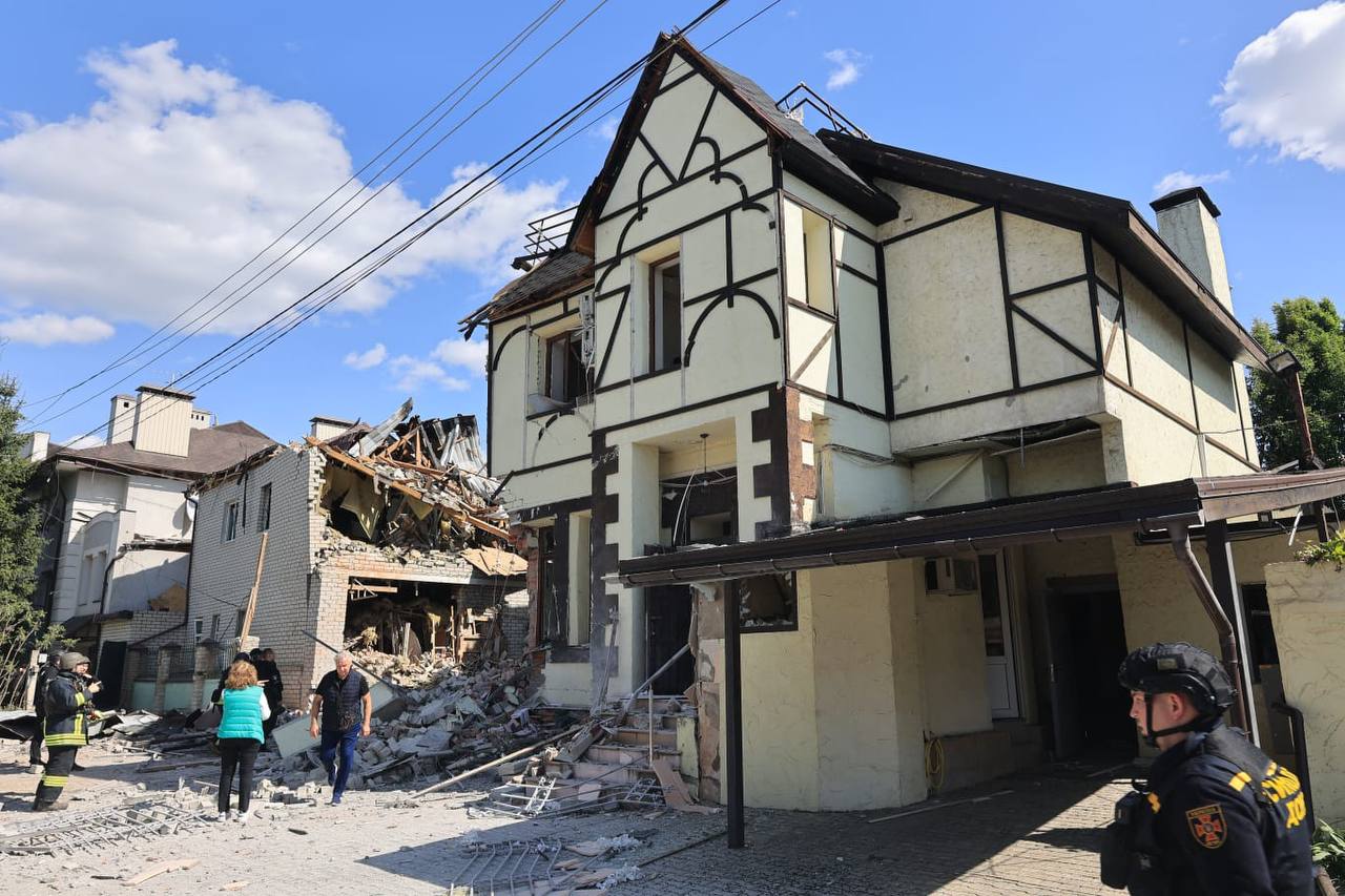 У Великдень окупанти завдали трьох ударів КАБами по центру Харкова.