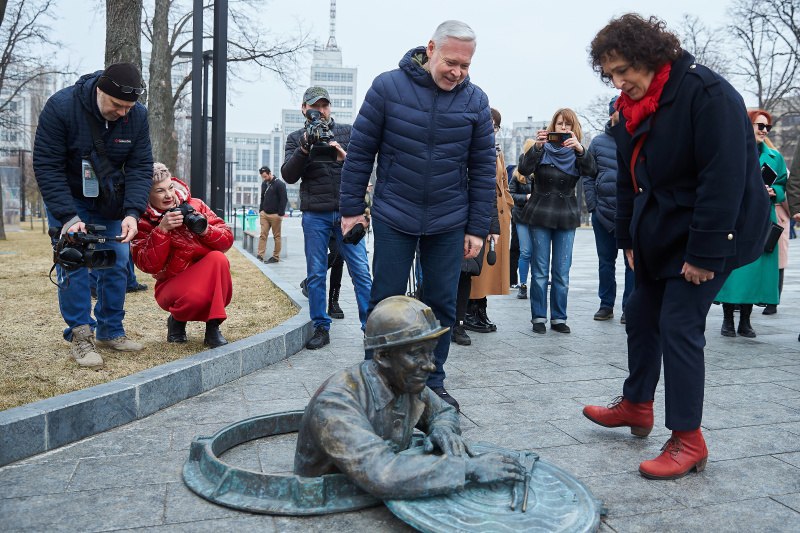 Послы Великобритании, Канады и Швеции побывали в Харькове.