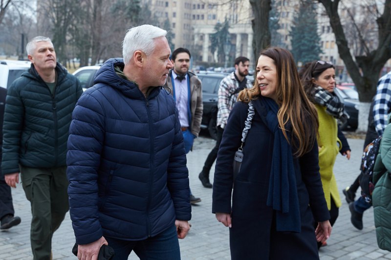 Послы Великобритании, Канады и Швеции побывали в Харькове.