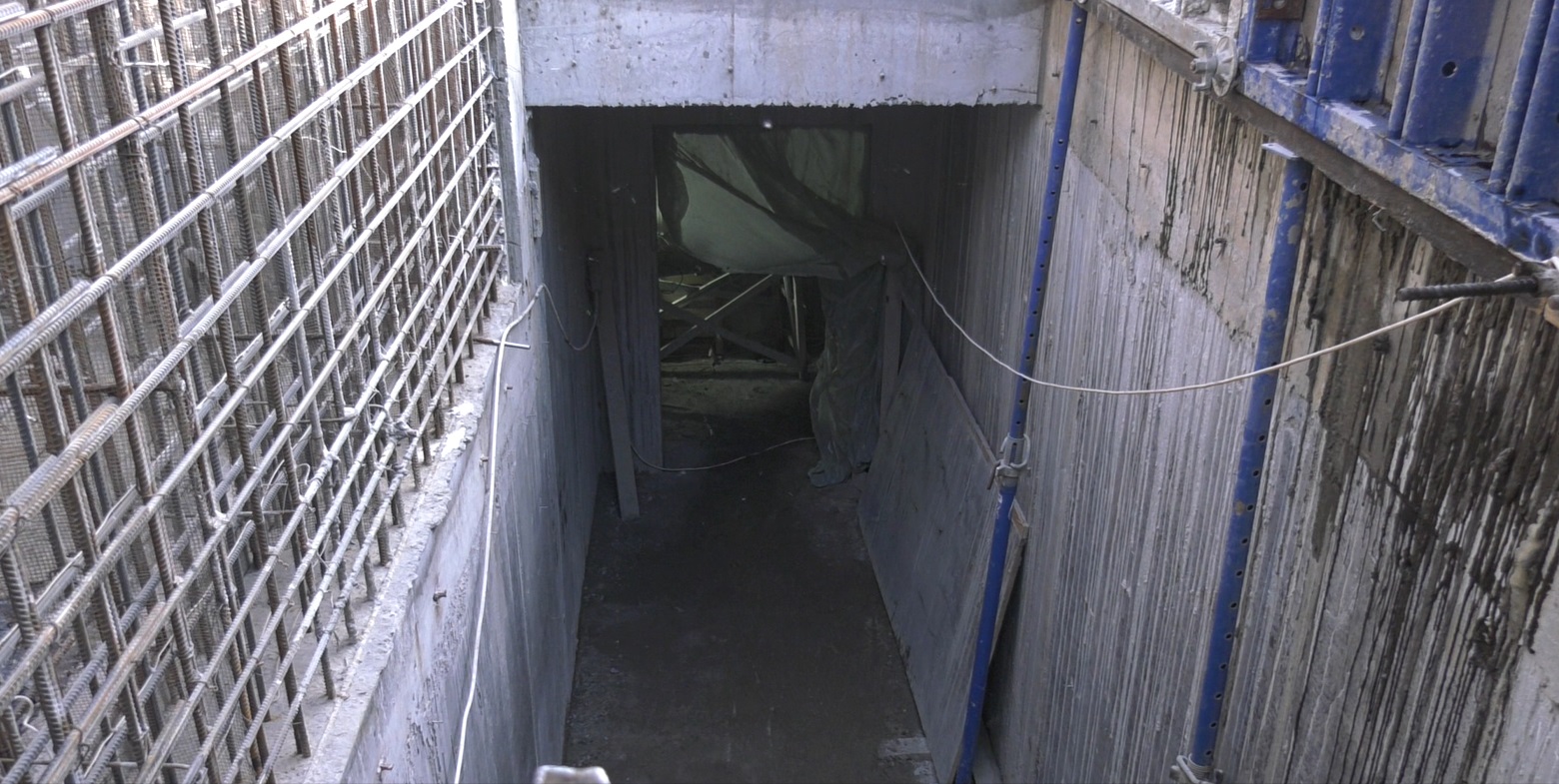 У мерії показали, як триває будівництво підземної школи у Харкові.