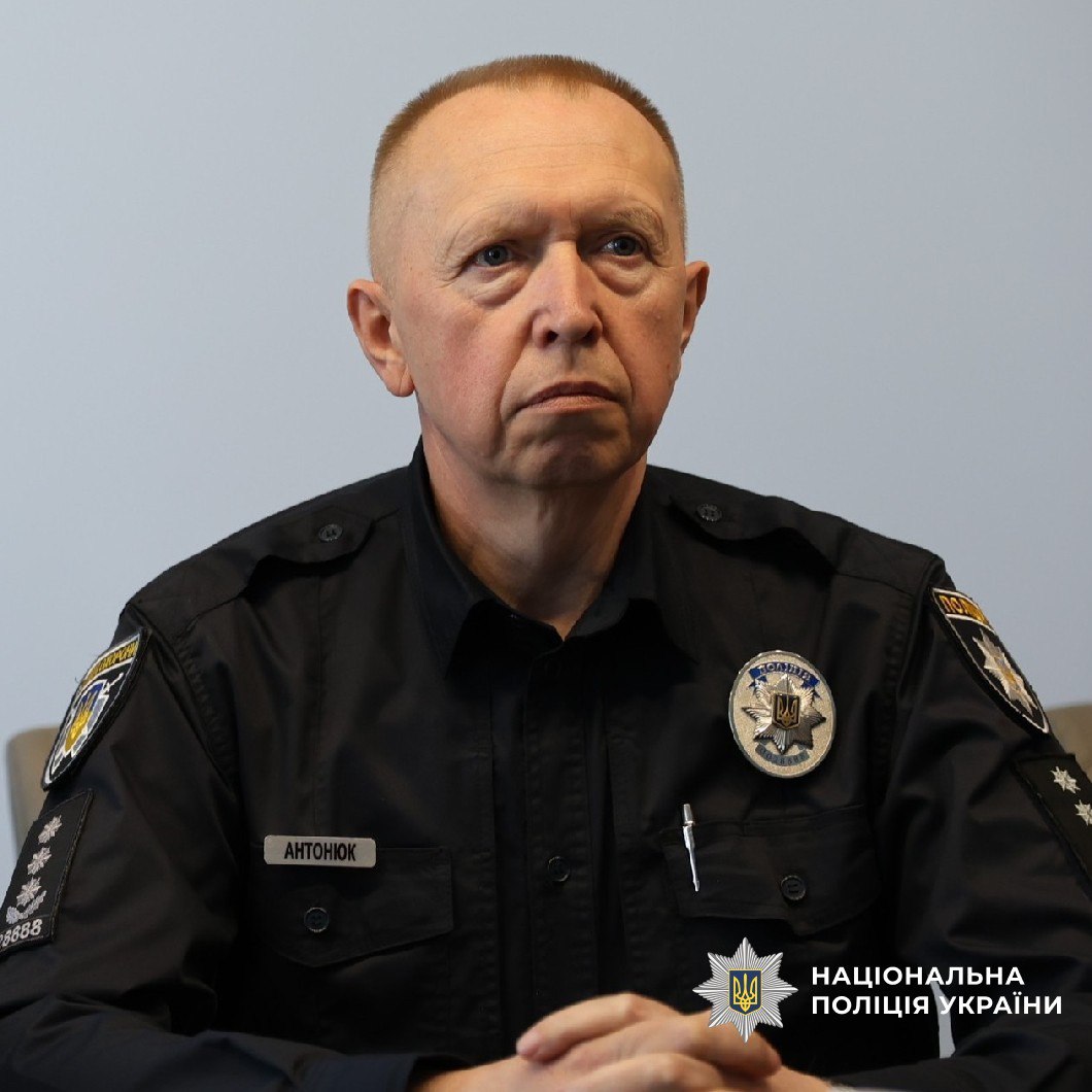 В.и.о.начальника управления полиции охраны Олег Антонюк.