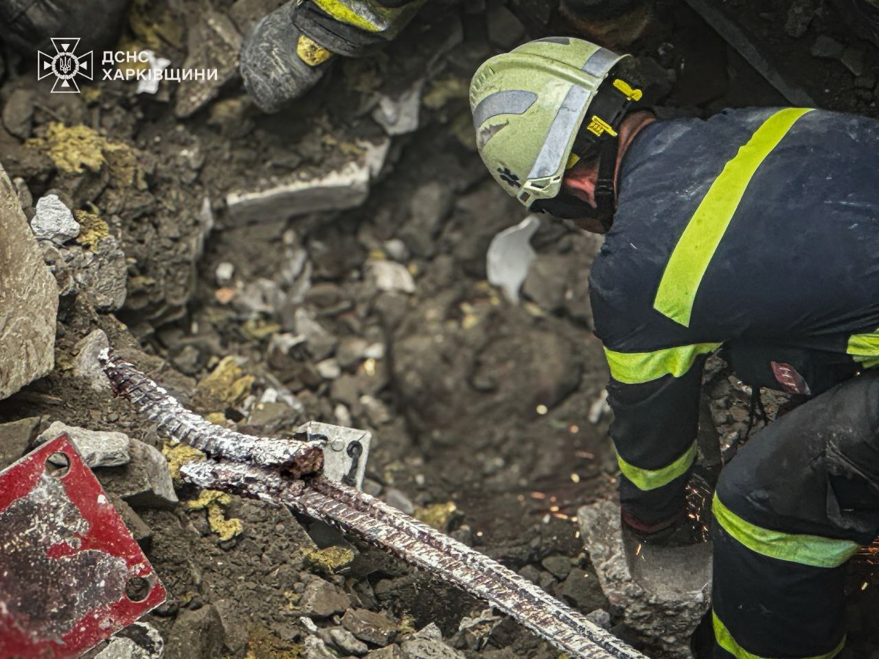 Подвал не помог: из-под завалов предприятия в Киевском районе деблокировали уже шесть погибших.
