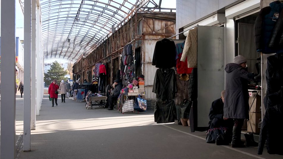 У Харкові відновили роботу дев'ять ринків, які постраждали від обстрілу.