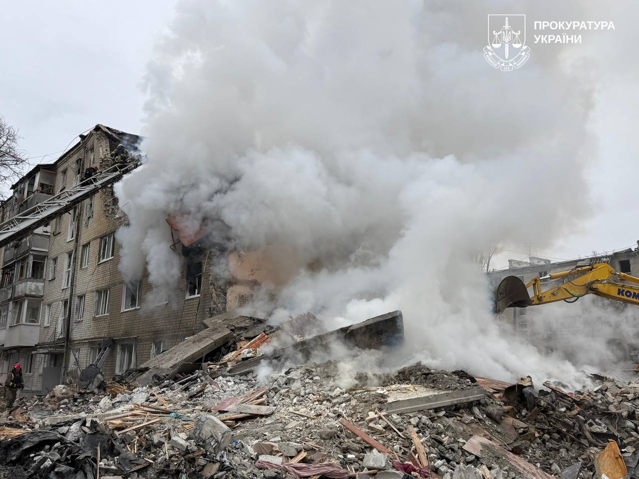 Десять погибших, поисковые работы продолжаются: в Харькове 9 марта объявлен днем траура.